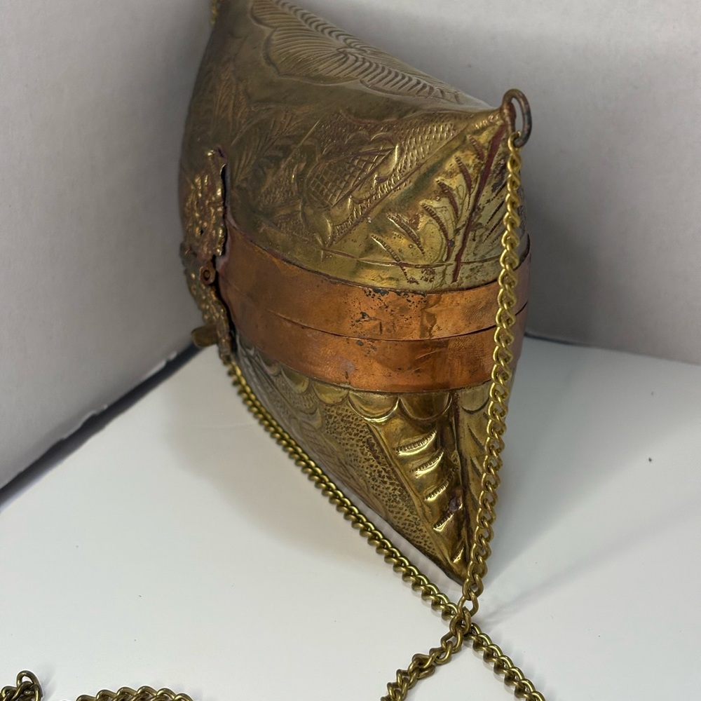 1930’s Hammered Brass Pillow Purse vintage - Picture 6 of 15